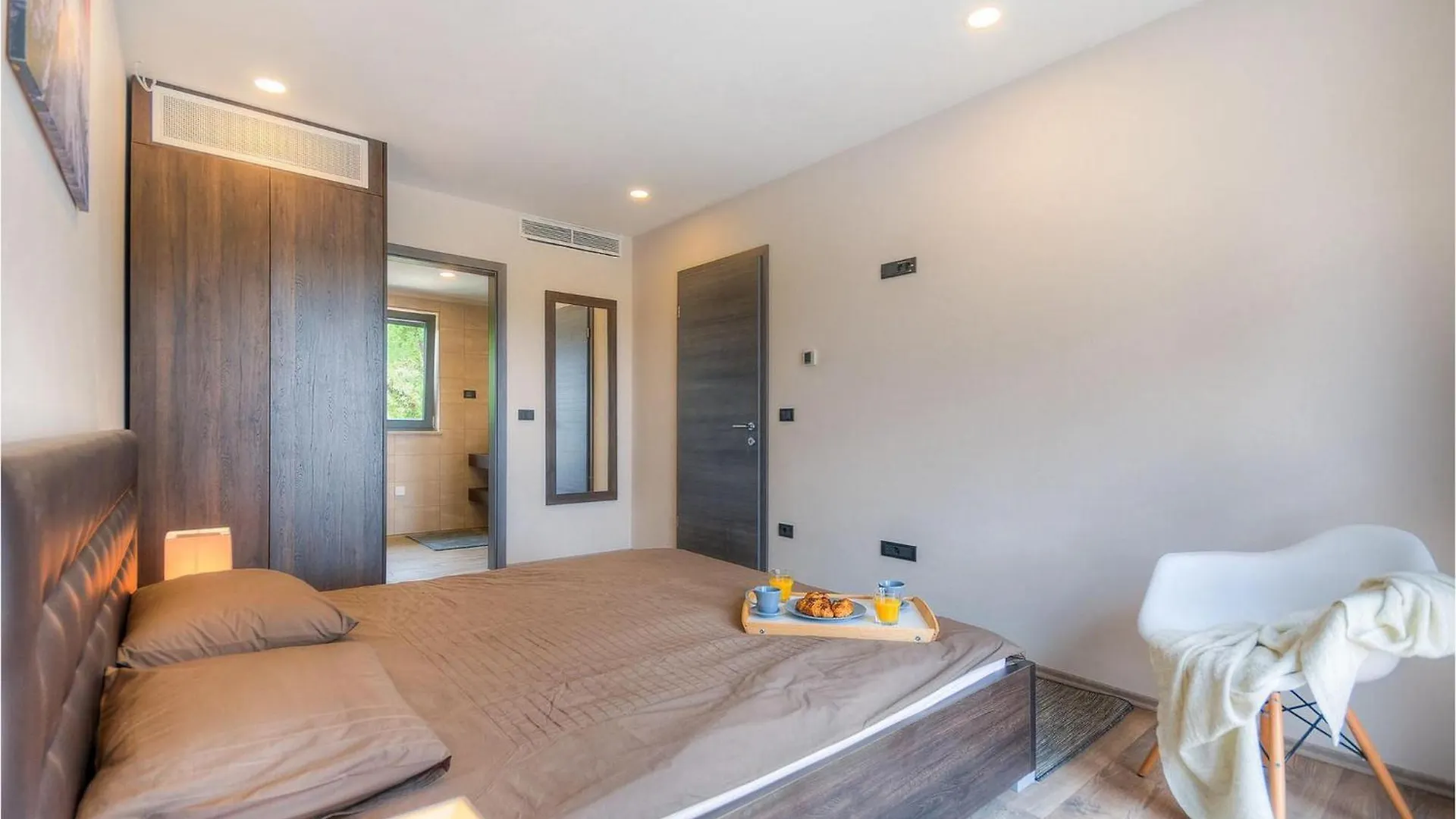 Villa Onyx Porec 0*,  Croatia